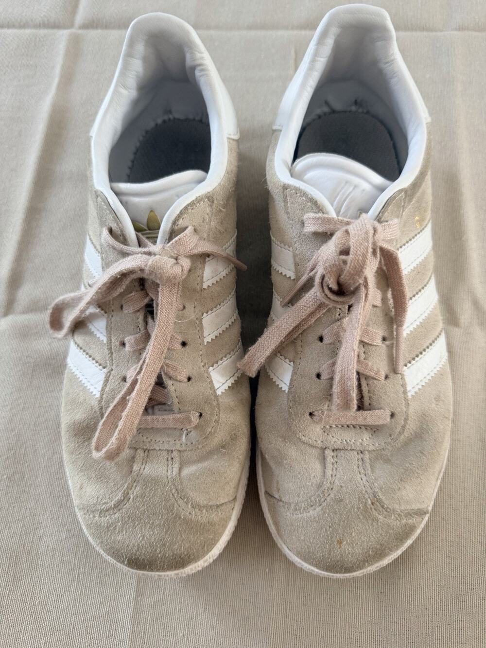 Adidas Gazelle Beige Suede Sneakers Size 3.5(Youth) Classic Gum Sole